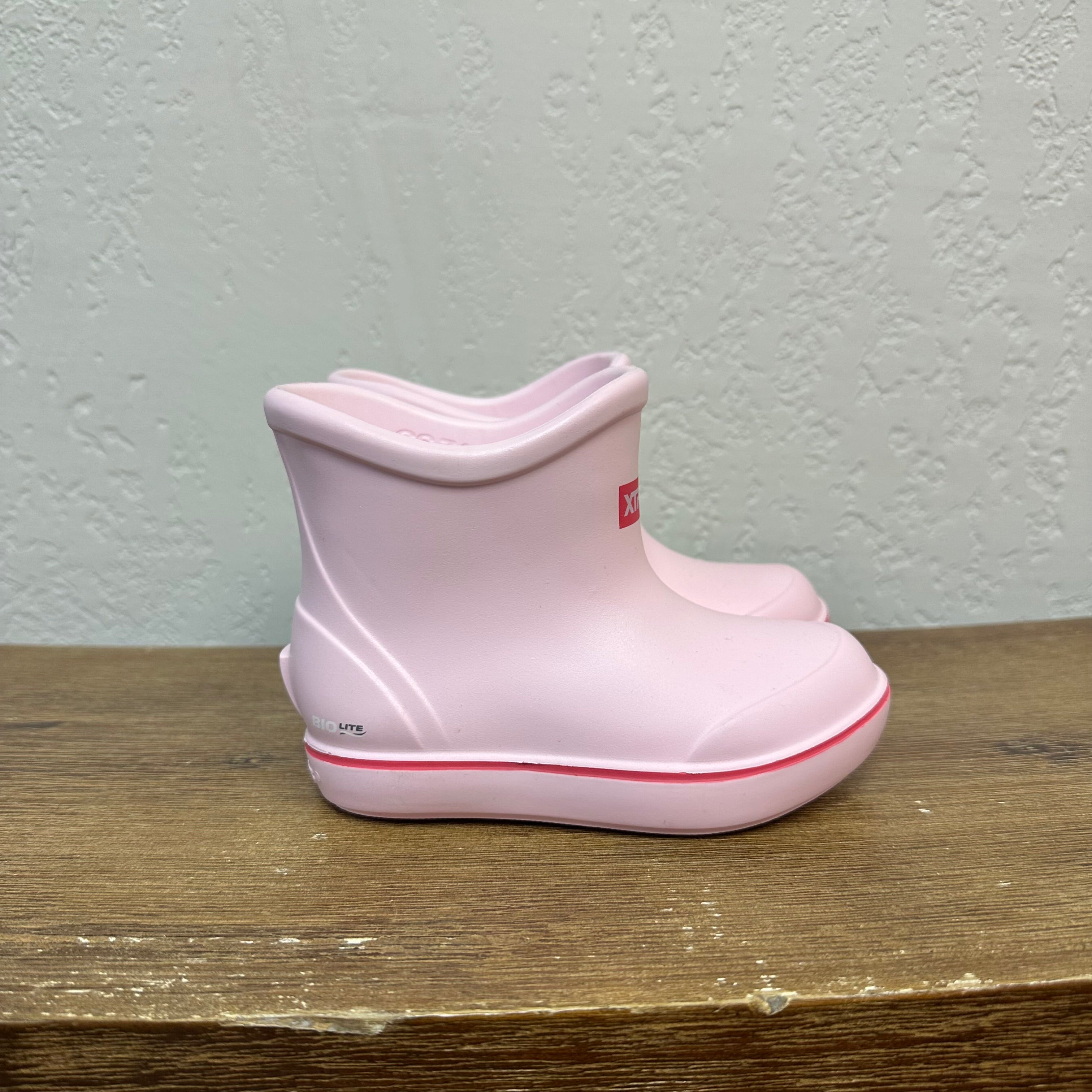 Kids' Xtratuf Baby Pink Ankle Deck Boots