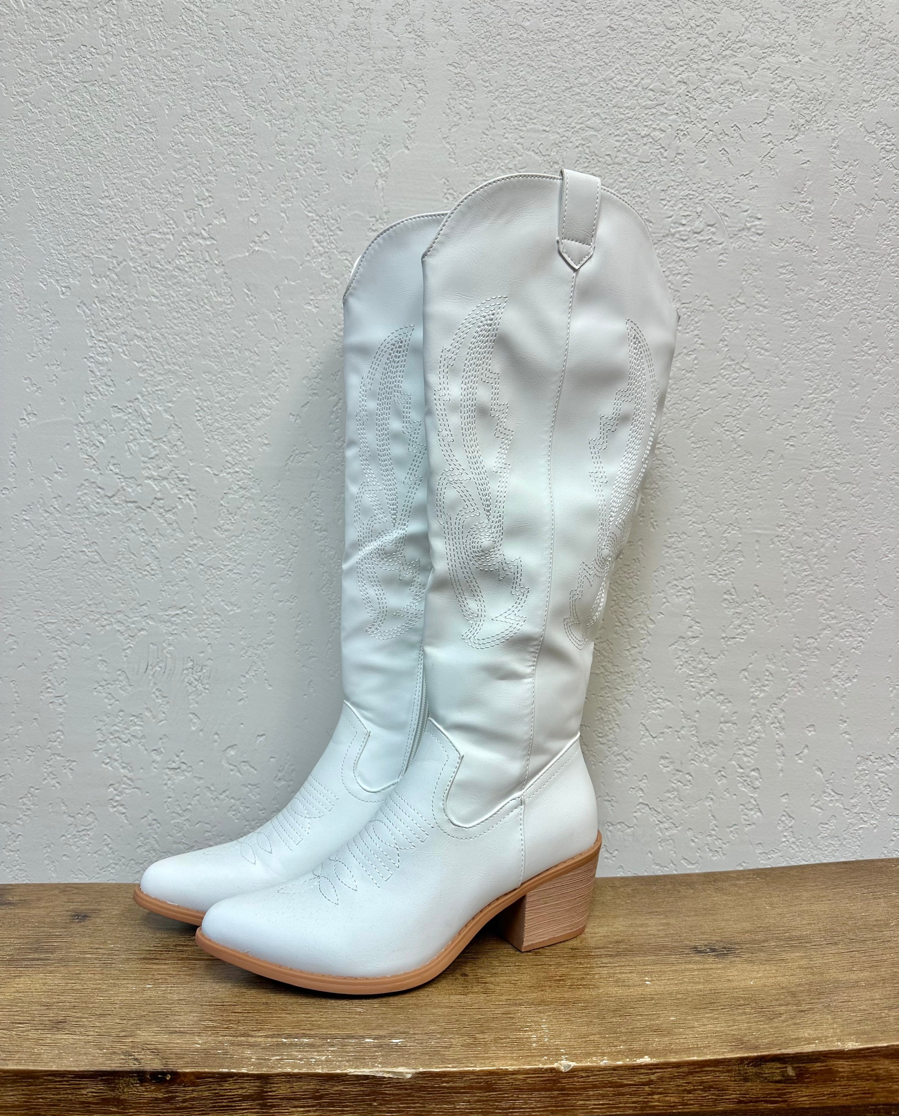 Pierre Dumas White Wilder Boots