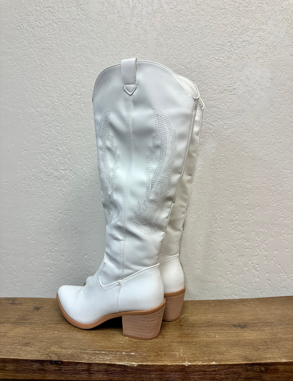 Pierre Dumas White Wilder Boots