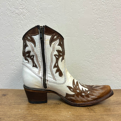 Circle G Camel Ankle Boots