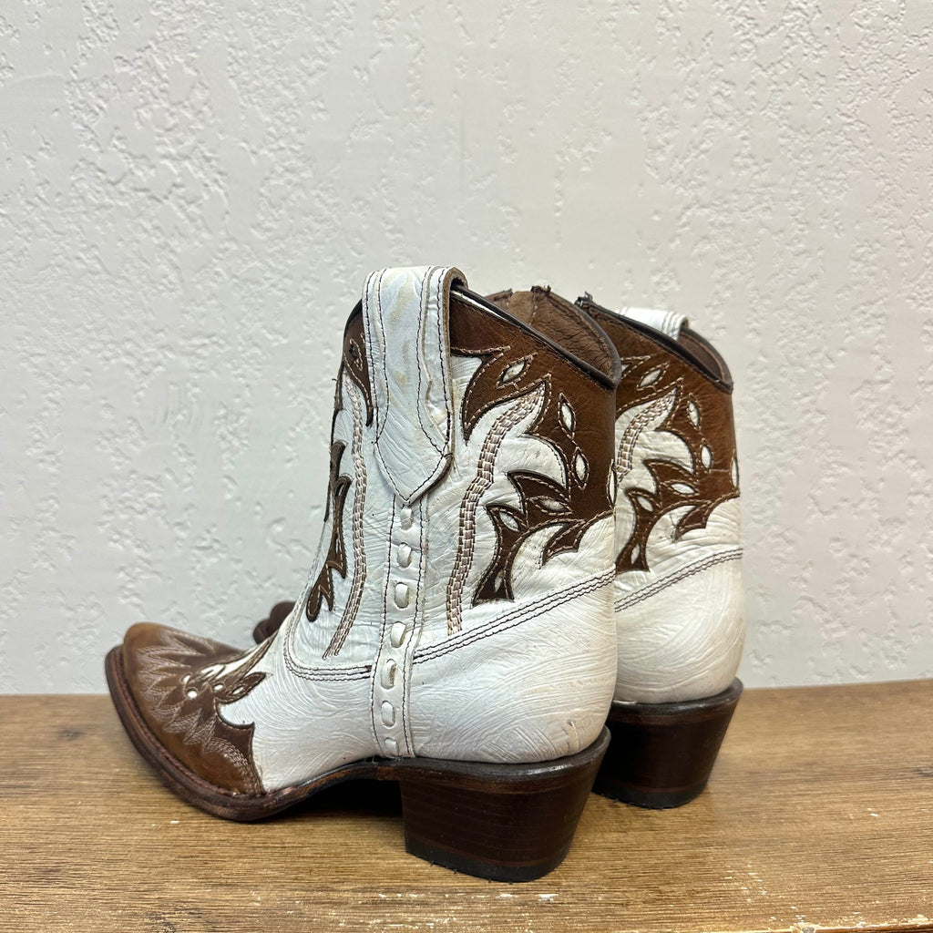 Circle G Camel Ankle Boots