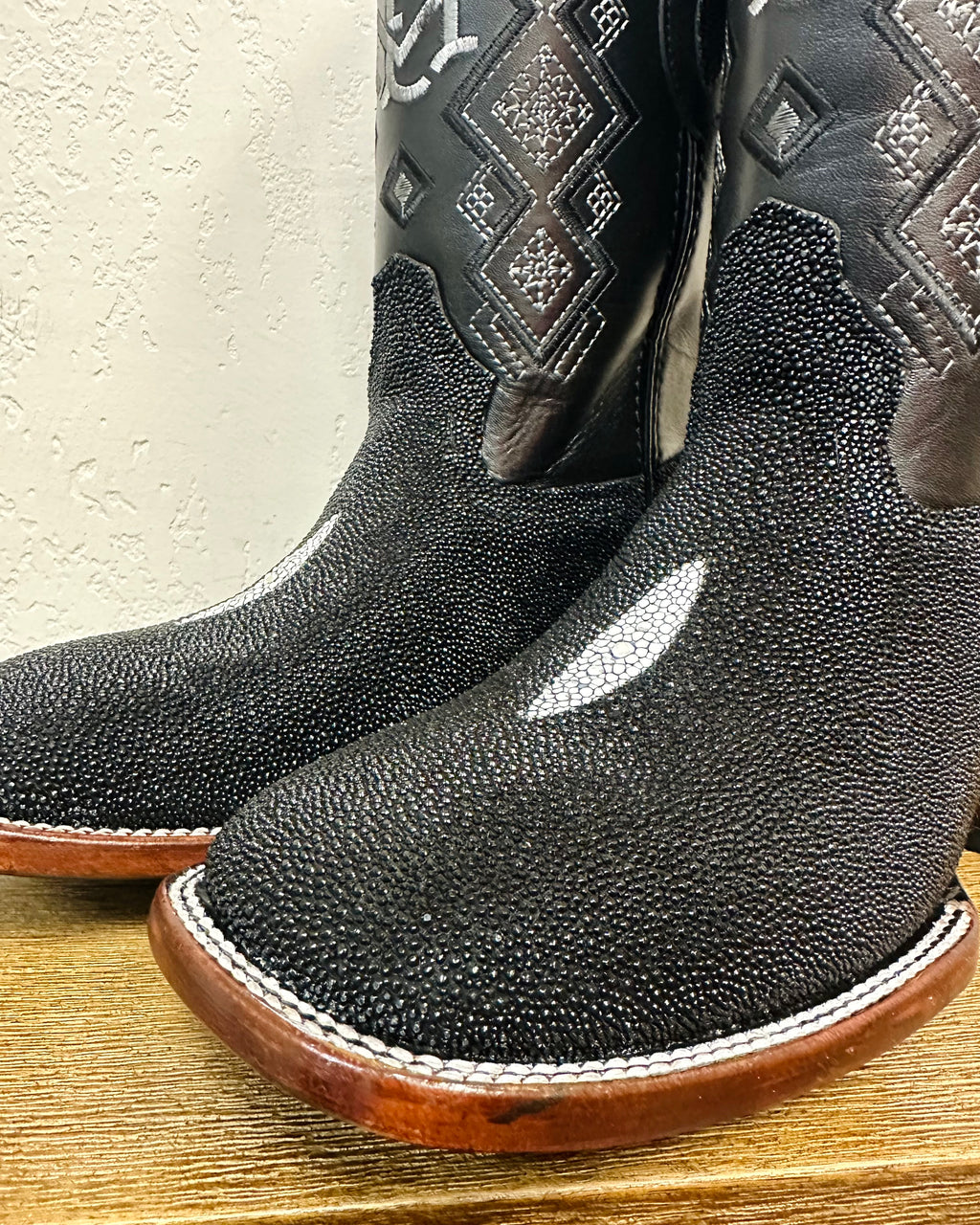 El Malcreado Black Manta Ray Boots