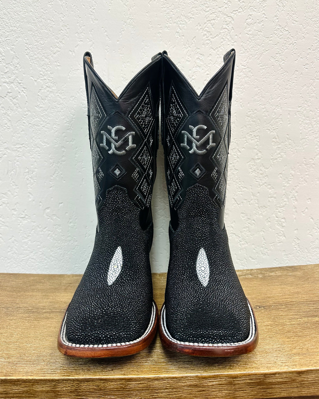 El Malcreado Black Manta Ray Boots