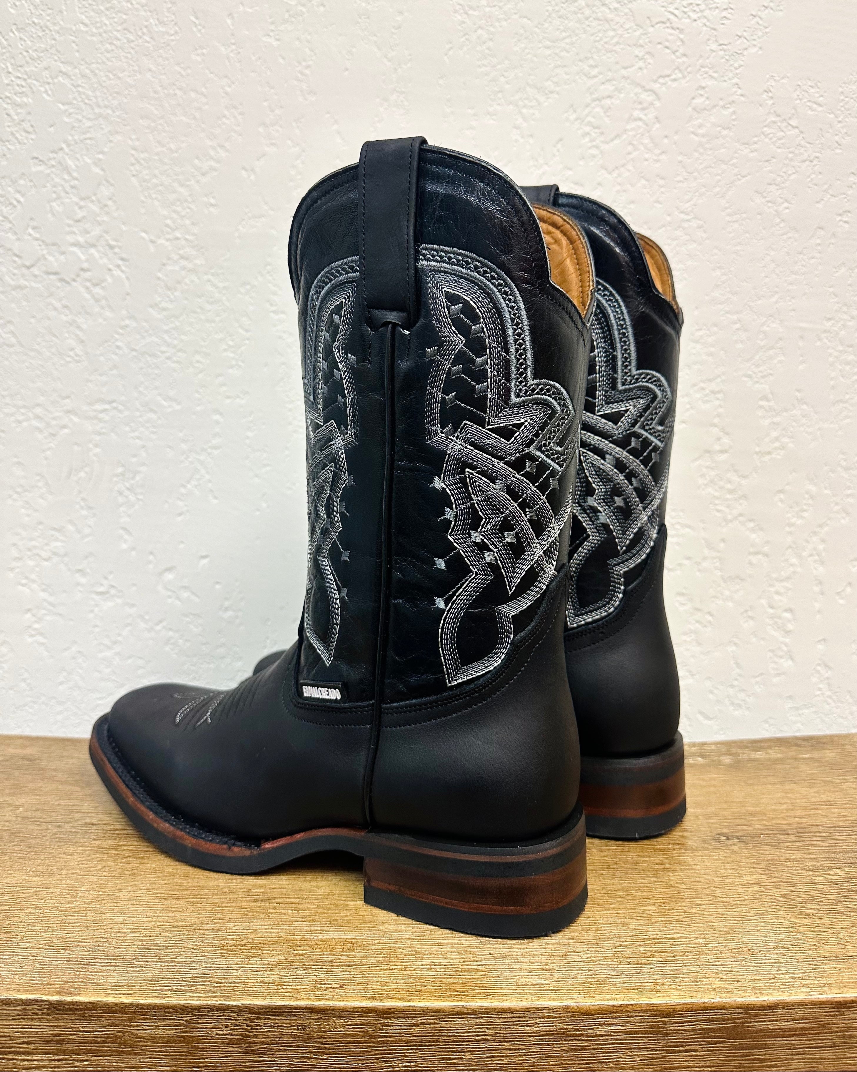 El Malcreado Black Embroidered Boots