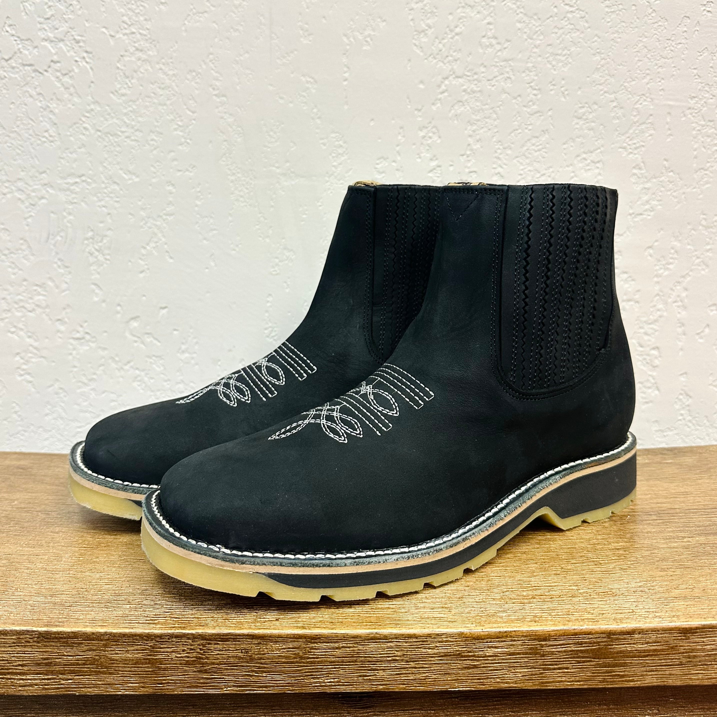 El Malcreado Black Embroidered Chelsea Boots