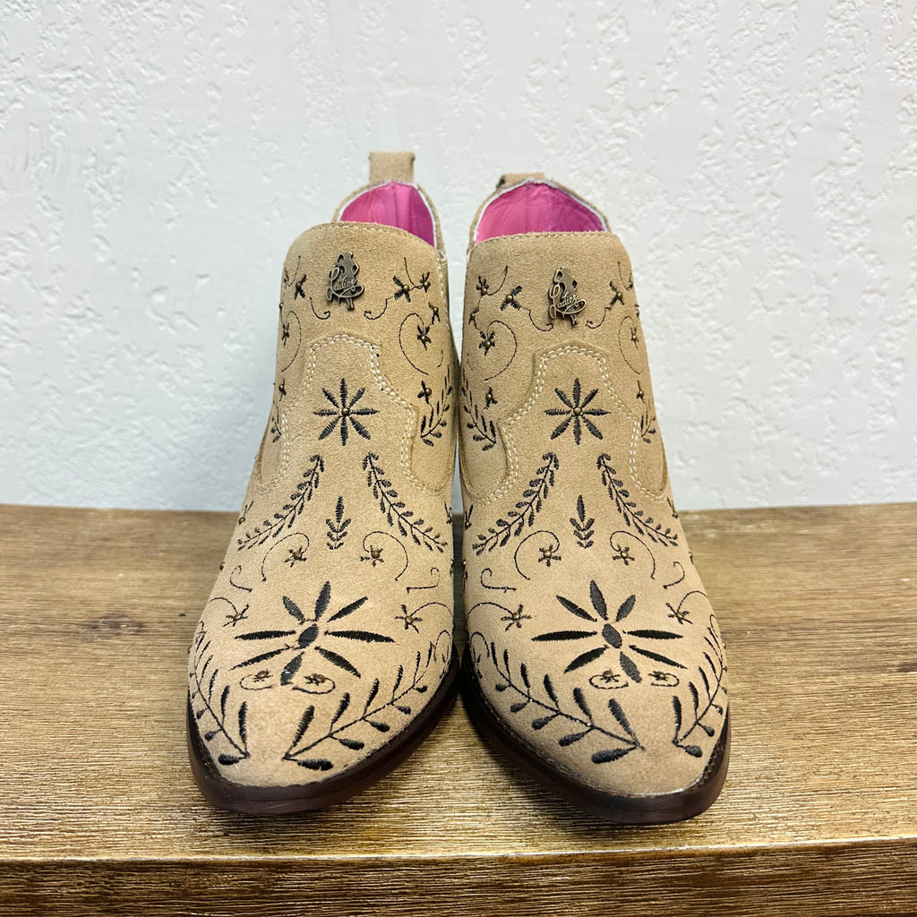 El Malcreado Tan Embroidered Ankle Boots