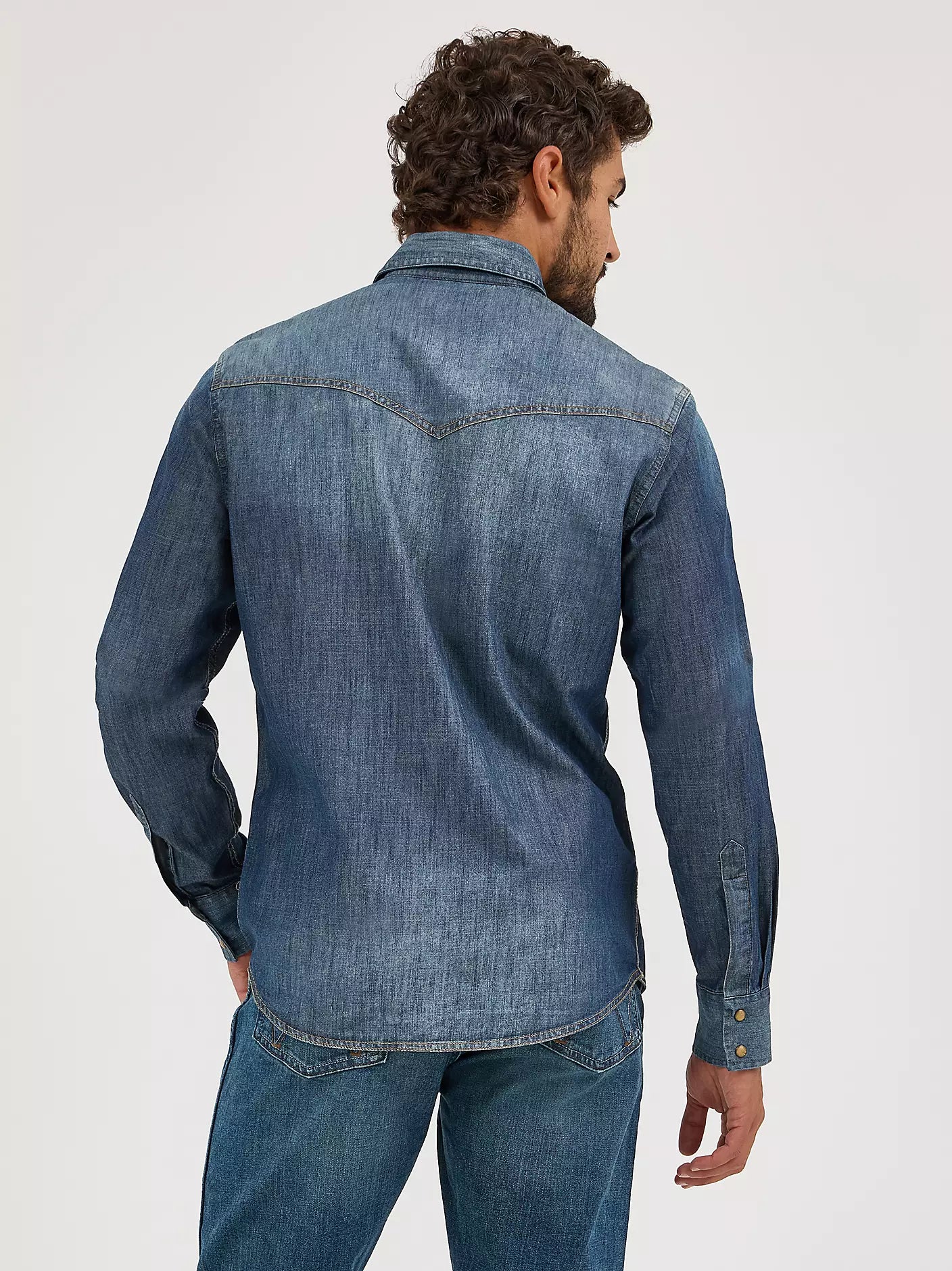 Men's Wrangler Retro® Premium Long Sleeve Denim Western Snap Shirt