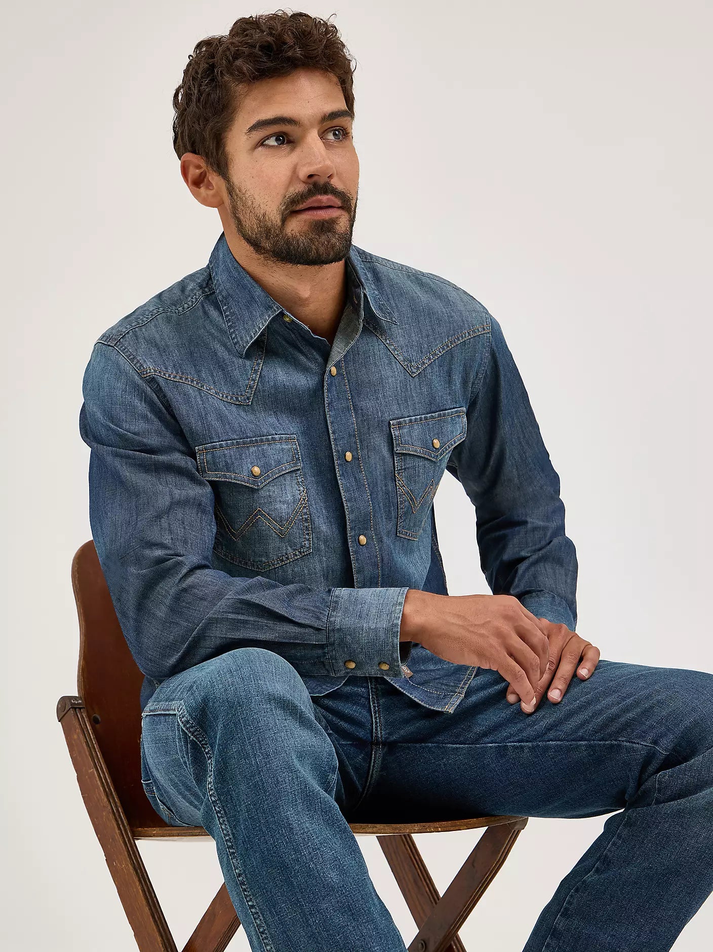 Men's Wrangler Retro® Premium Long Sleeve Denim Western Snap Shirt