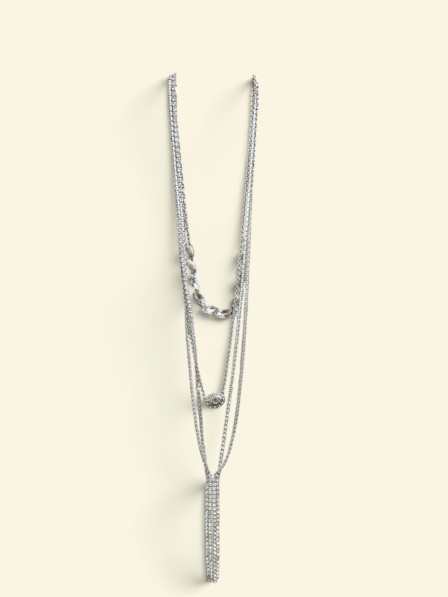Lainey Wilson Clear Sparkle Layer Necklace